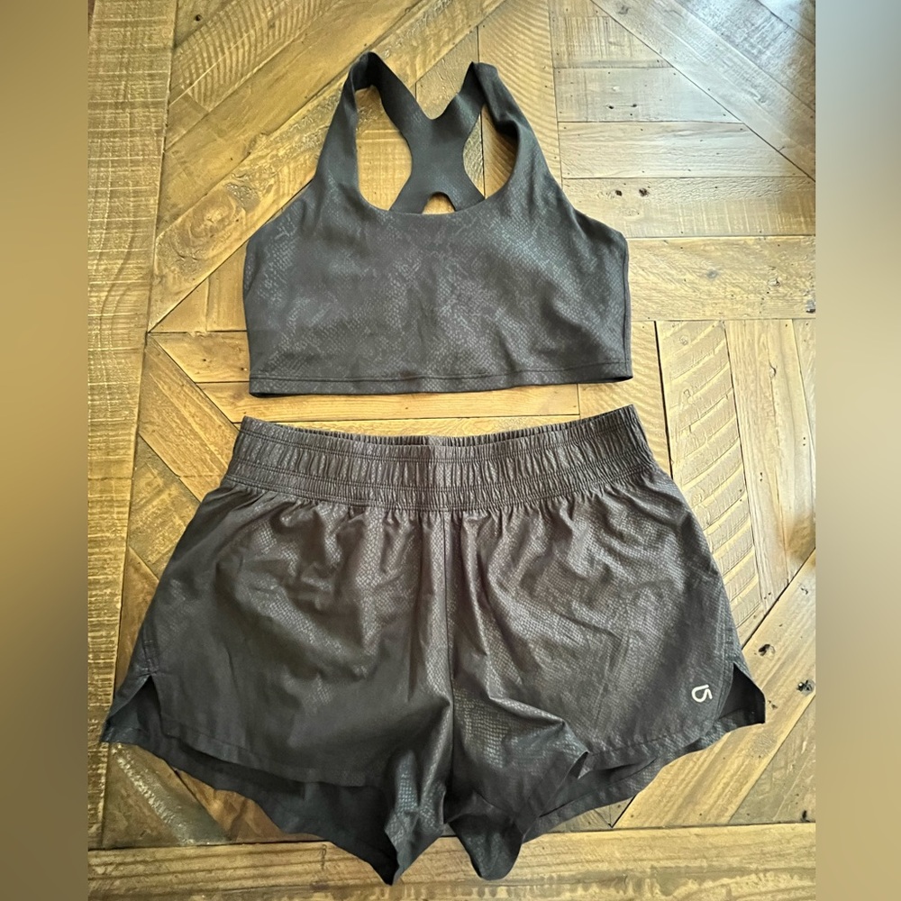 Gapfit Black Workout Shorts And Sports Top Women's Size Med Lined